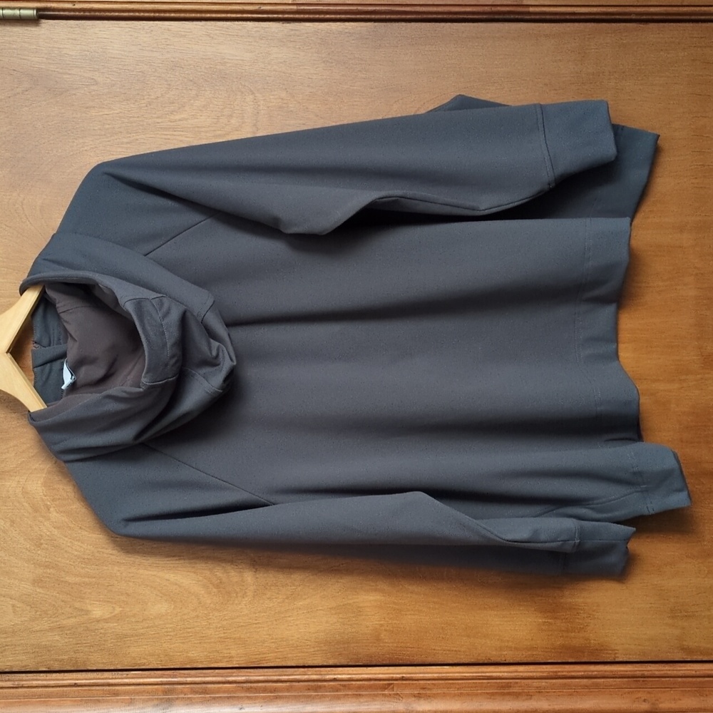 Athleta Glacier Handkerchief Poncho In Shale Size XXS - Picture 6 of 9